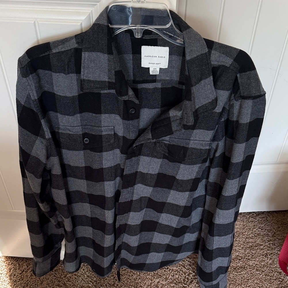 American Eagle Black and Gray Checkered Shirt